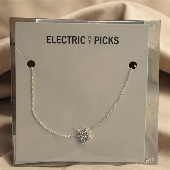 Electric Picks Camilla Necklace โ Silver Clover Pendant - Picture 1 of 7